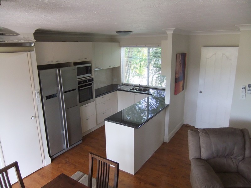 50 St Kevins Ave, Benowa QLD 4217