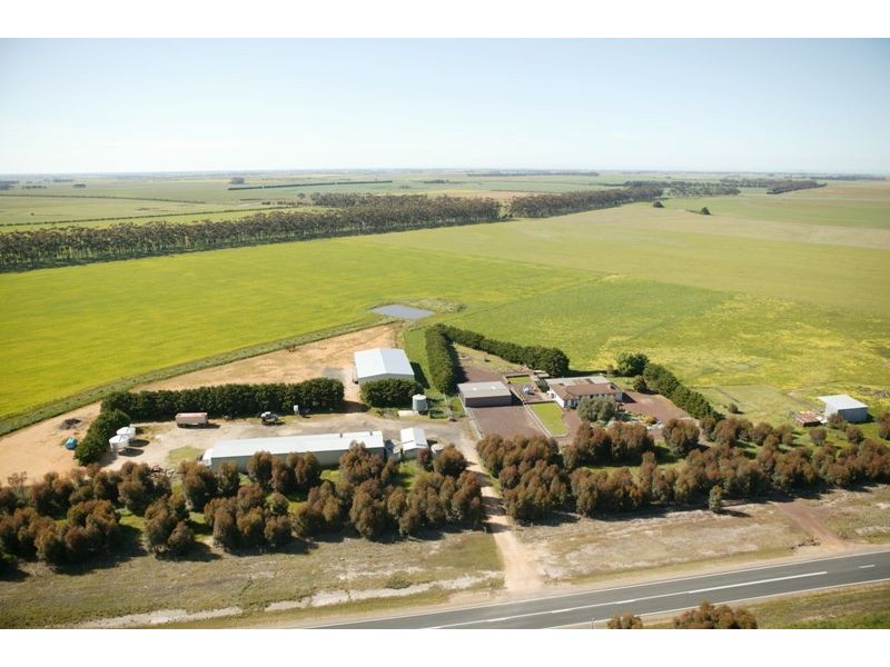 1406 Lismore-Pitfield Road, Wallinduc VIC 3351