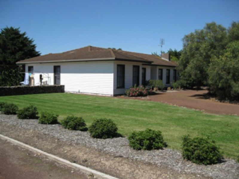 1406 Lismore-Pitfield Road, Wallinduc VIC 3351