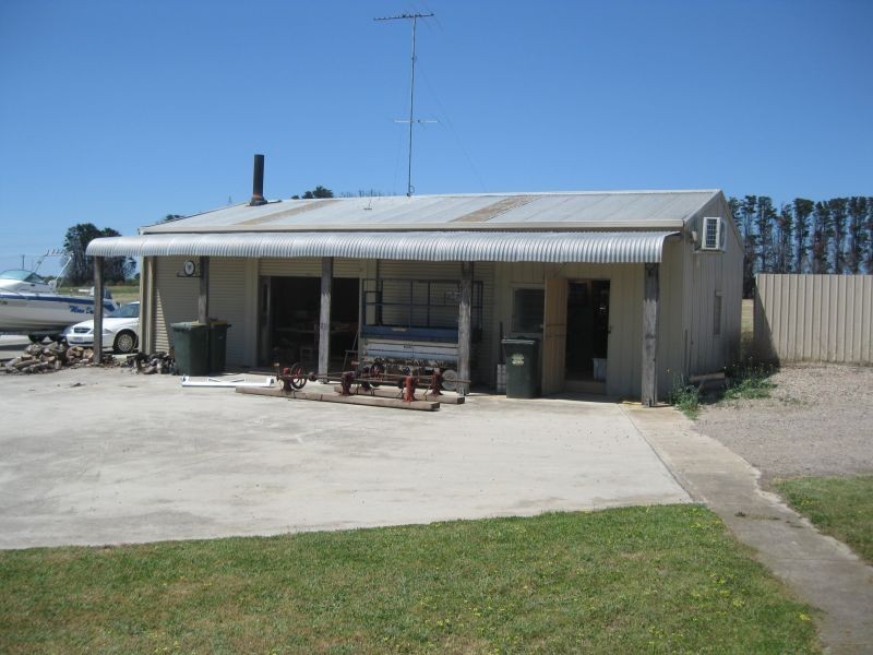 15 Jendes Lane, Marshall VIC 3216