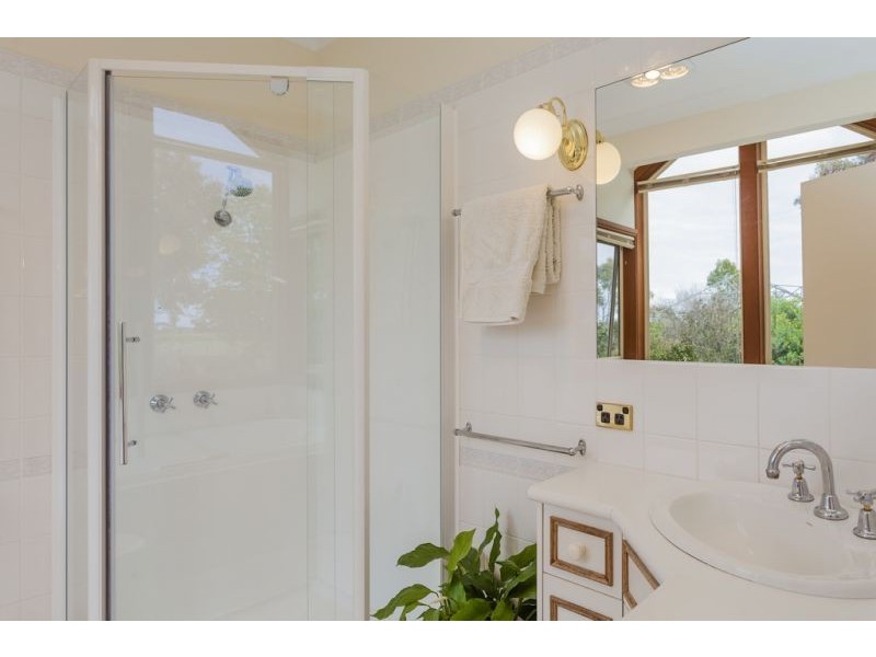 105 Dickins Road, Mount Duneed VIC 3216