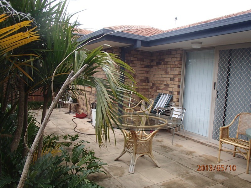 villa for rent @/11 waterford court, Bundall QLD 4217