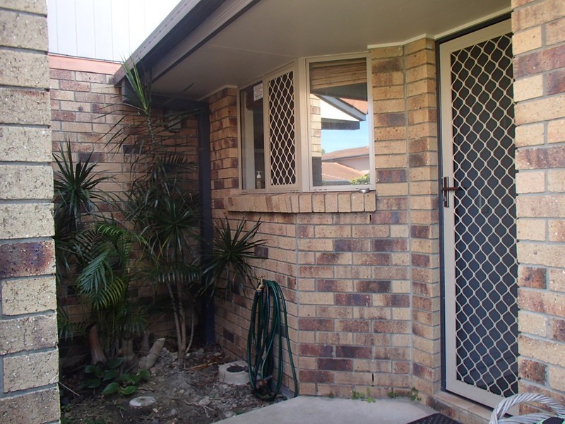 villa for rent @/11 waterford court, Bundall QLD 4217