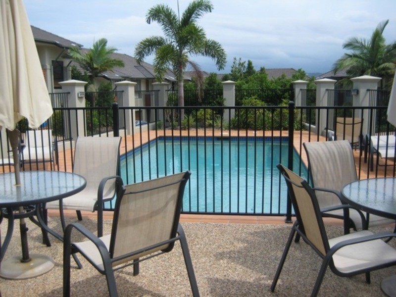 2-8 North Shore Ave, Varsity Lakes QLD 4227