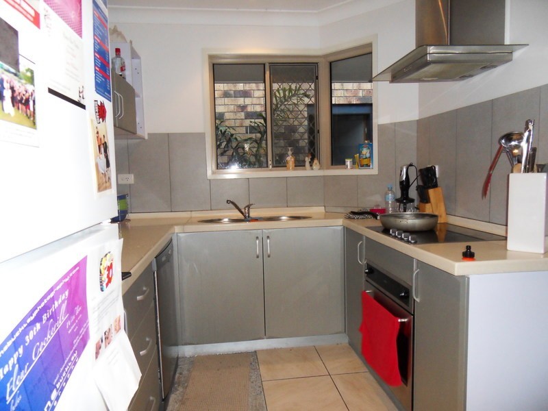 modern villa  @ 11 waterford court, Bundall QLD 4217