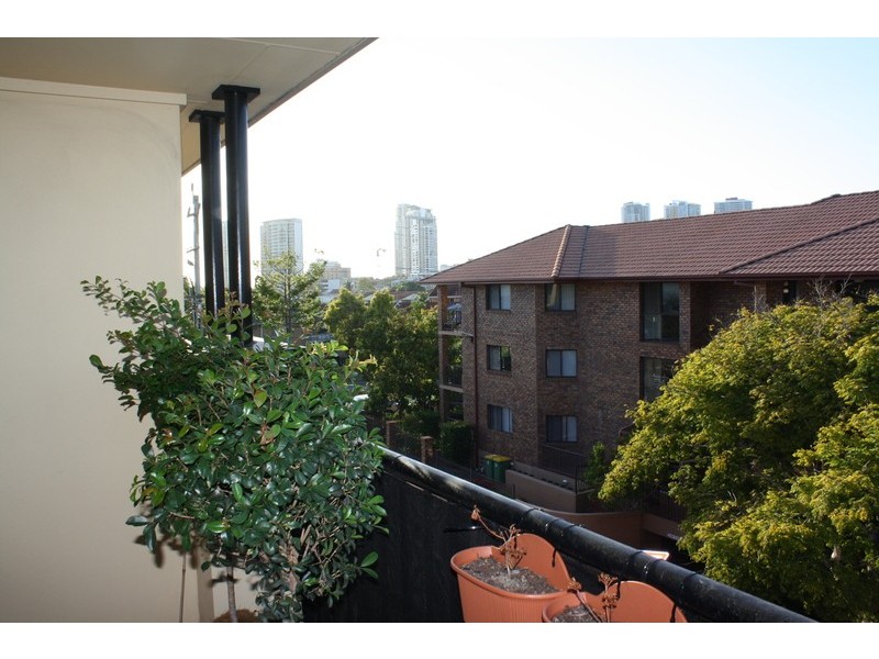 21/152 High Street, Southport QLD 4215