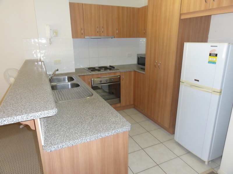 8 Whitby Street, Southport QLD 4215