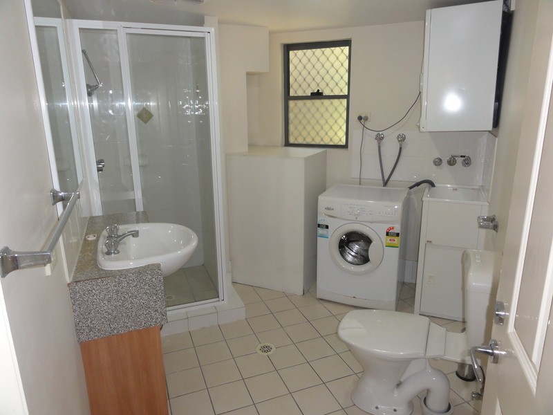 8 Whitby Street, Southport QLD 4215