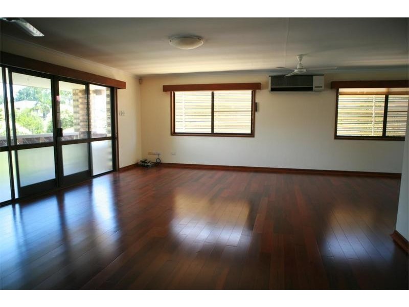 37 Veta St, Robertson QLD 4109