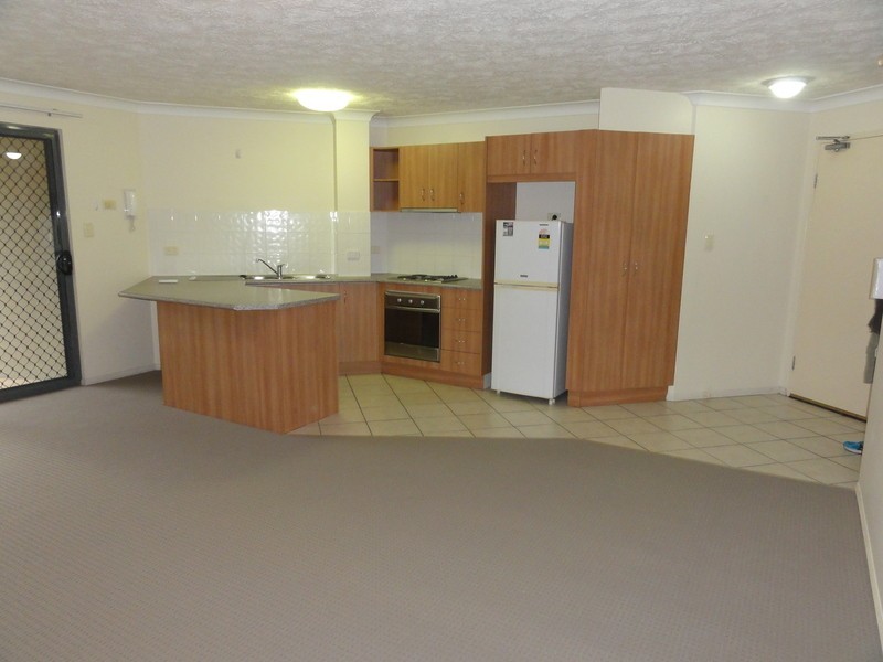 8 Whitby Street, Southport QLD 4215