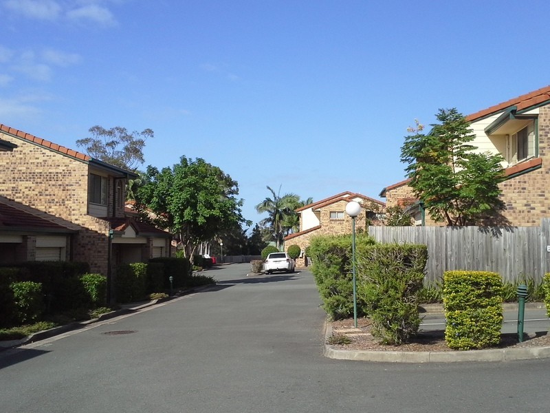 10 Adrian Place, Wishart QLD 4122