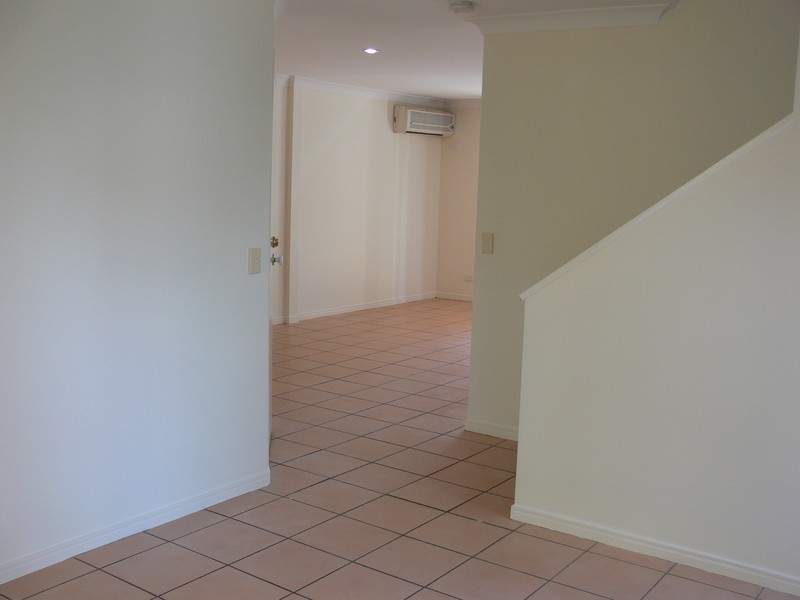 17/19 Harrow Place, Arundel QLD 4214