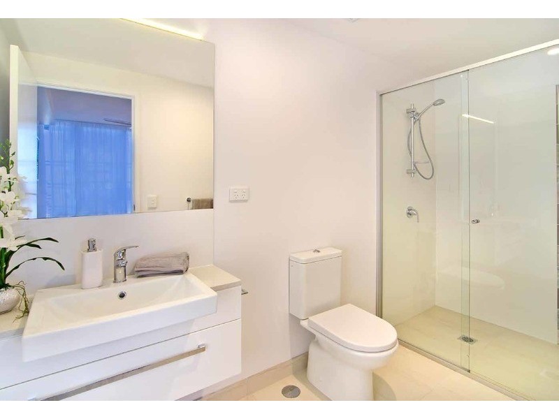 17 Bath, Labrador QLD 4215