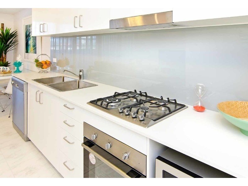 17 Bath, Labrador QLD 4215