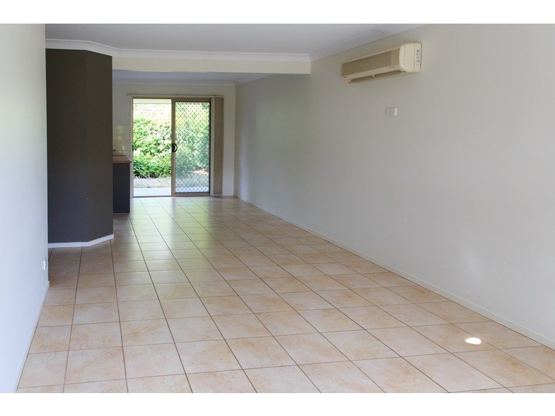 2/8 Earnshaw Street, Calamvale QLD 4116