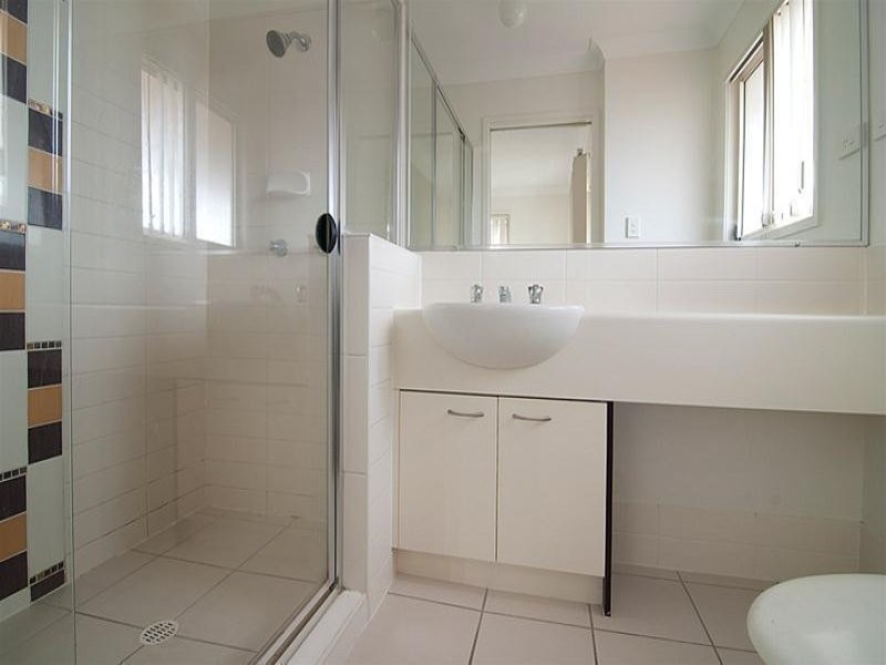 2/8 Earnshaw Street, Calamvale QLD 4116