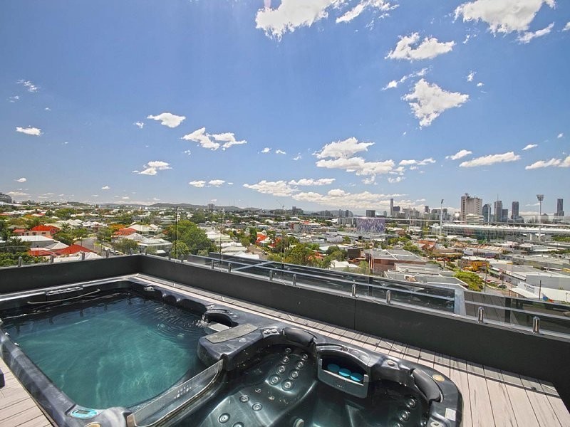 711/159 Logan Rd, Woolloongabba QLD 4102