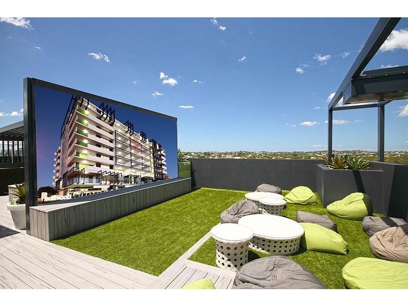 711/159 Logan Rd, Woolloongabba QLD 4102