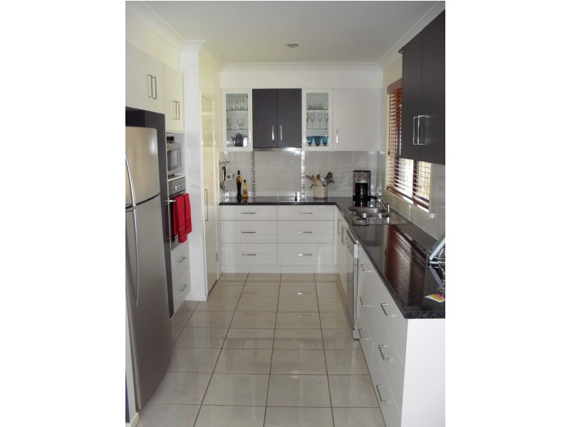 43 Nioka  Drive, Highfields QLD 4352
