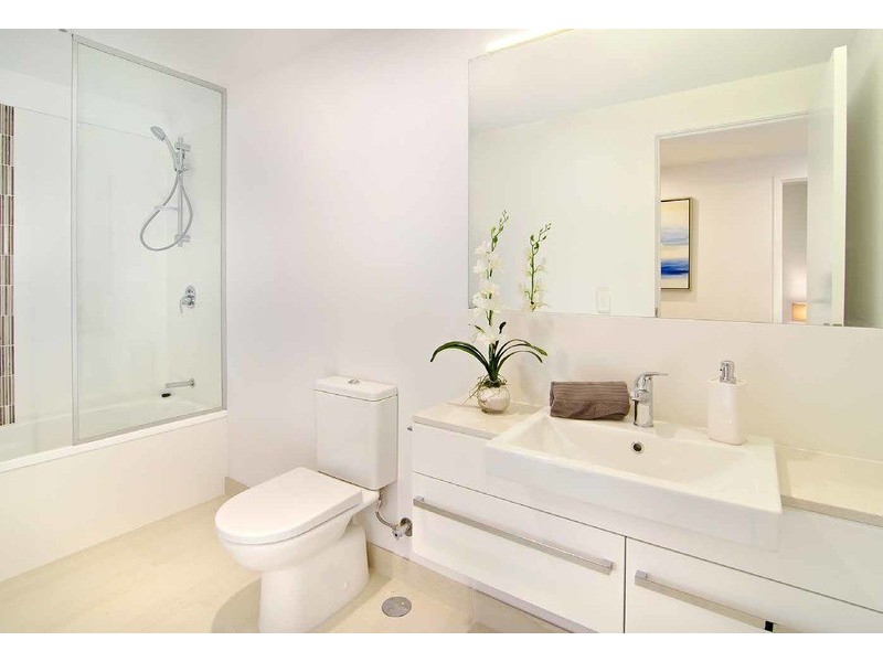 17  Bath Street, Labrador QLD 4215