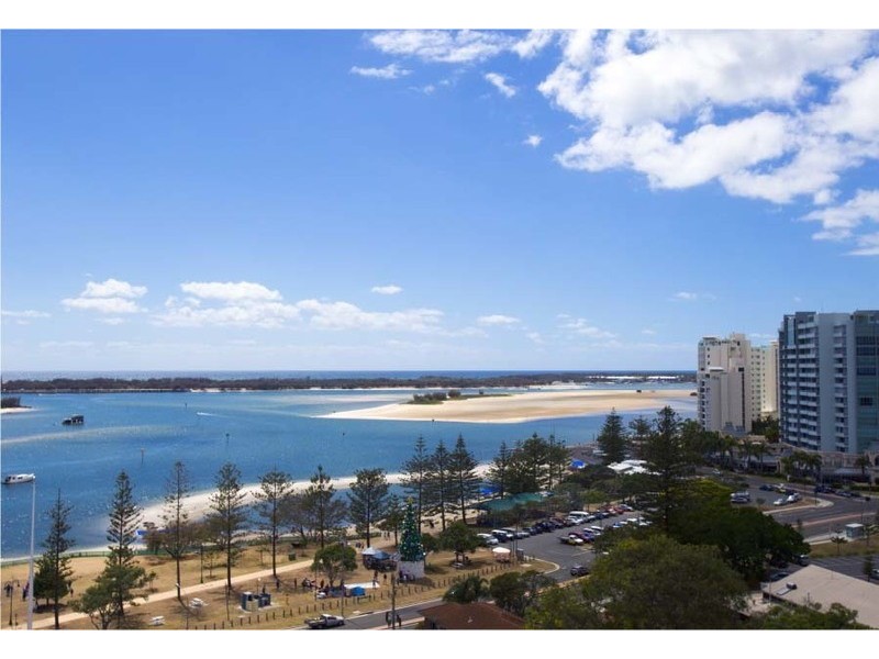 17  Bath Street, Labrador QLD 4215