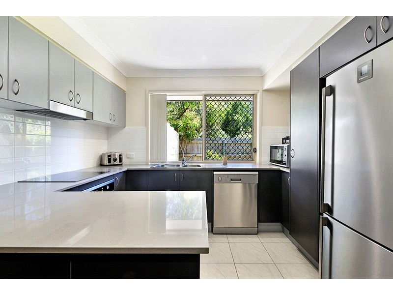 17/2 weir drive, Upper Coomera QLD 4209