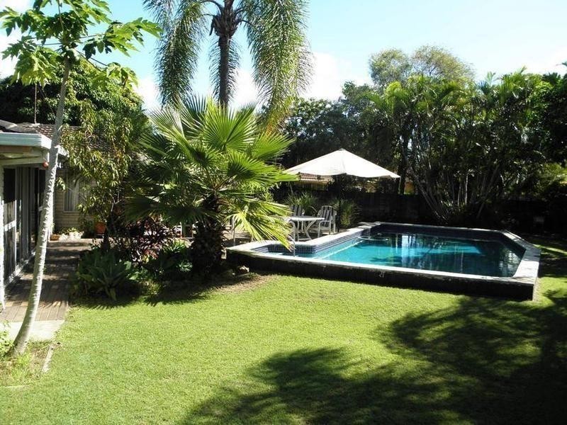 9 Moorilla Place, Broadbeach Waters QLD 4218