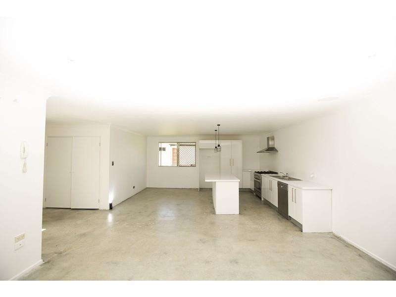 9 Moorilla Placelace, Broadbeach Waters QLD 4218