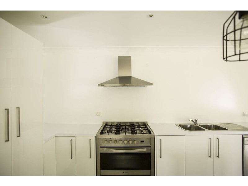 9 Moorilla Placelace, Broadbeach Waters QLD 4218