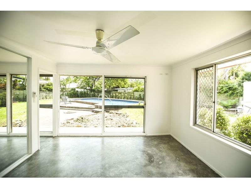 9 Moorilla Placelace, Broadbeach Waters QLD 4218