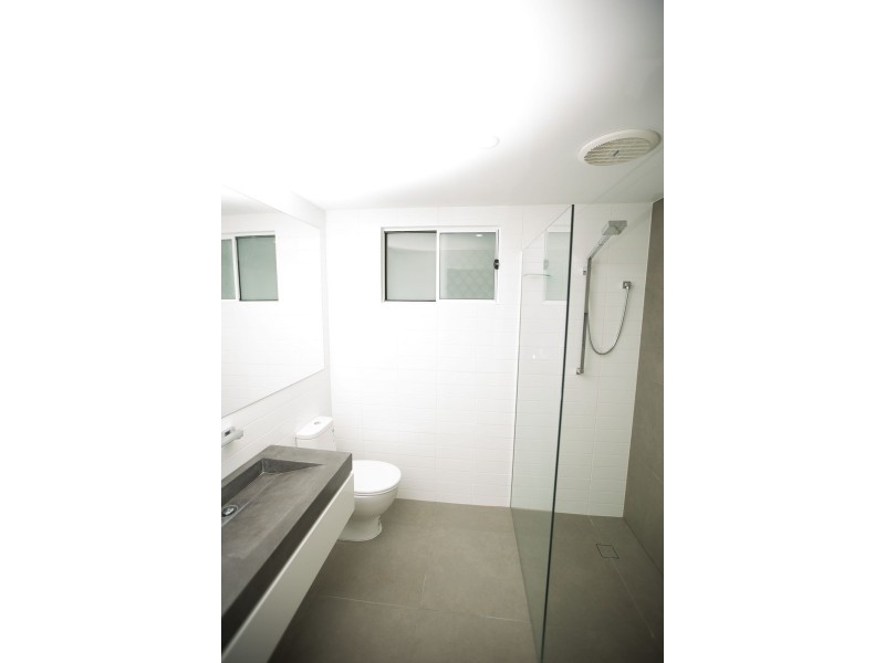 9 Moorilla Placelace, Broadbeach Waters QLD 4218