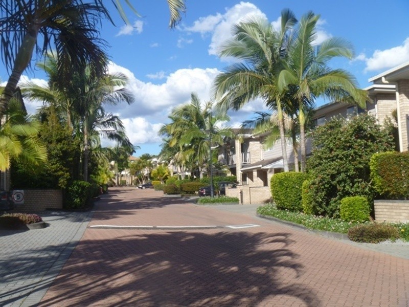 16 Arcadia Street Eight Mile Plains, Eight Mile Plains QLD 4113