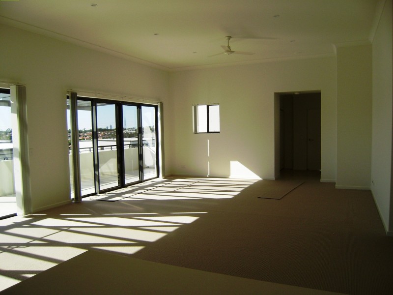 F01 2 Acacia Court, Robina QLD 4226