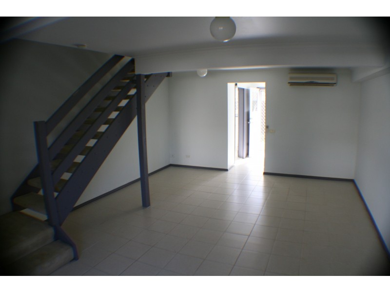 67/125-129 Pappas Way, Carrara QLD 4211