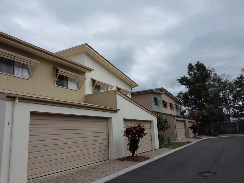33/2 Weir Drive, Upper Coomera QLD 4209