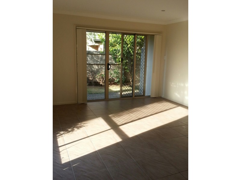 33/2 Weir Drive, Upper Coomera QLD 4209