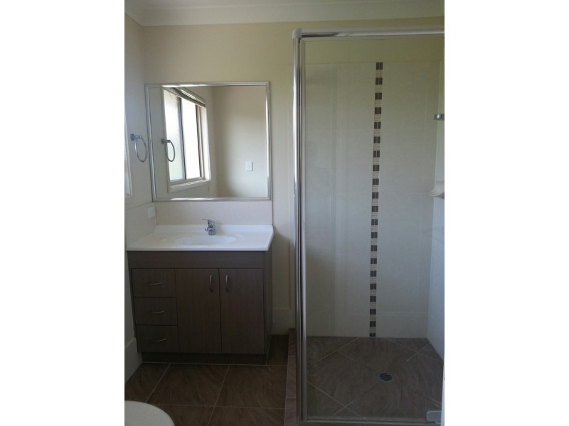 33/2 Weir Drive, Upper Coomera QLD 4209