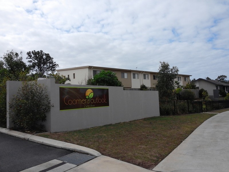 38/2  Weir Drive, Upper Coomera QLD 4209