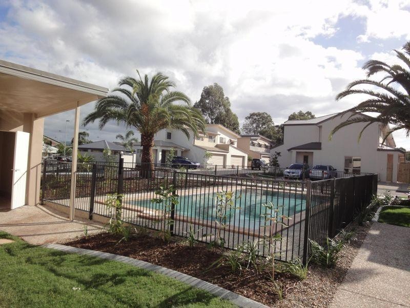 38/2  Weir Drive, Upper Coomera QLD 4209