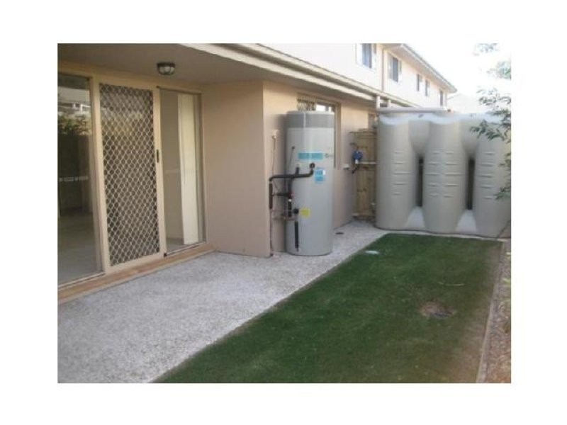 38/2  Weir Drive, Upper Coomera QLD 4209