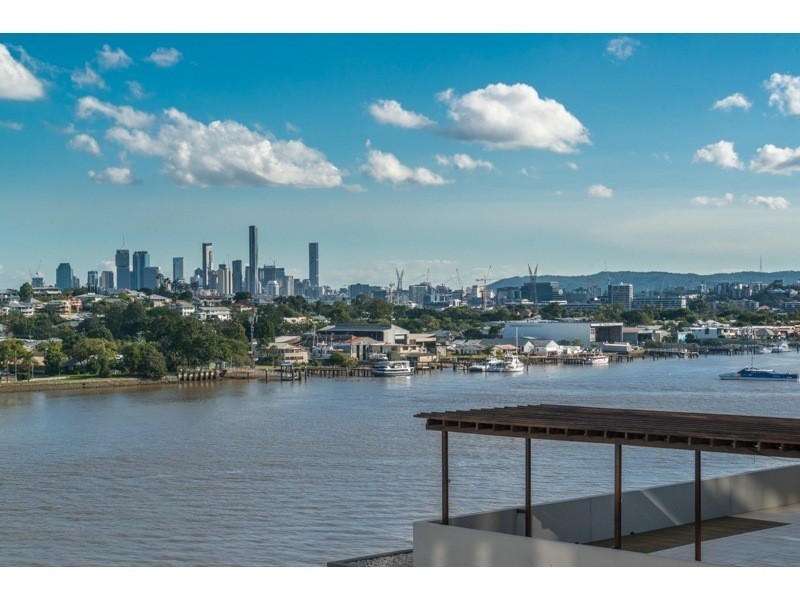 2008/37D  Harbour Road, Hamilton QLD 4007