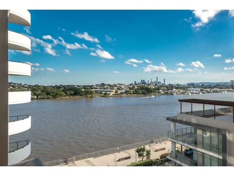 2008/37D  Harbour Road, Hamilton QLD 4007