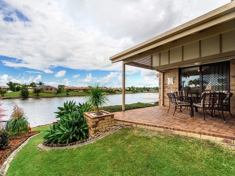 27 Southlake Drive, Varsity Lakes QLD 4227