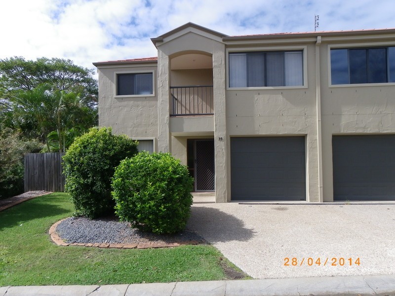 35/1-15 Santa Isobel Blvd, Pacific Pines QLD 4211