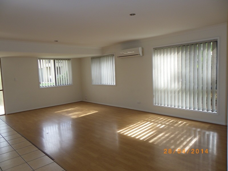 35/1-15 Santa Isobel Blvd, Pacific Pines QLD 4211