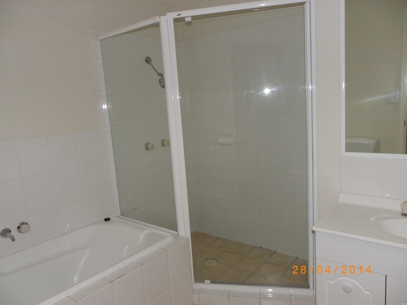 35/1-15 Santa Isobel Blvd, Pacific Pines QLD 4211