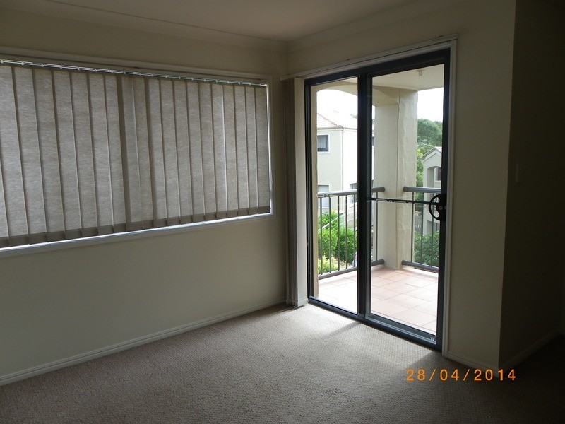 35/1-15 Santa Isobel Blvd, Pacific Pines QLD 4211