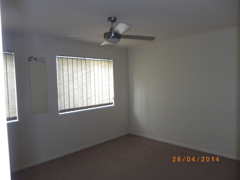 35/1-15 Santa Isobel Blvd, Pacific Pines QLD 4211