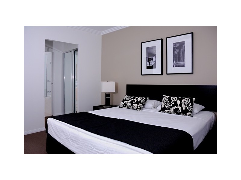 81/19 Lake Street, Varsity Lakes QLD 4227