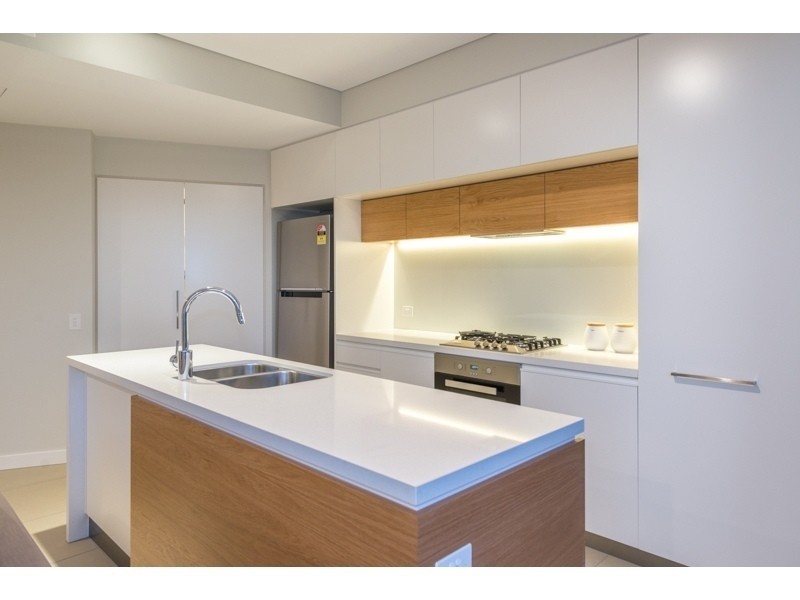 20406/37D  Harbour Road, Hamilton QLD 4007